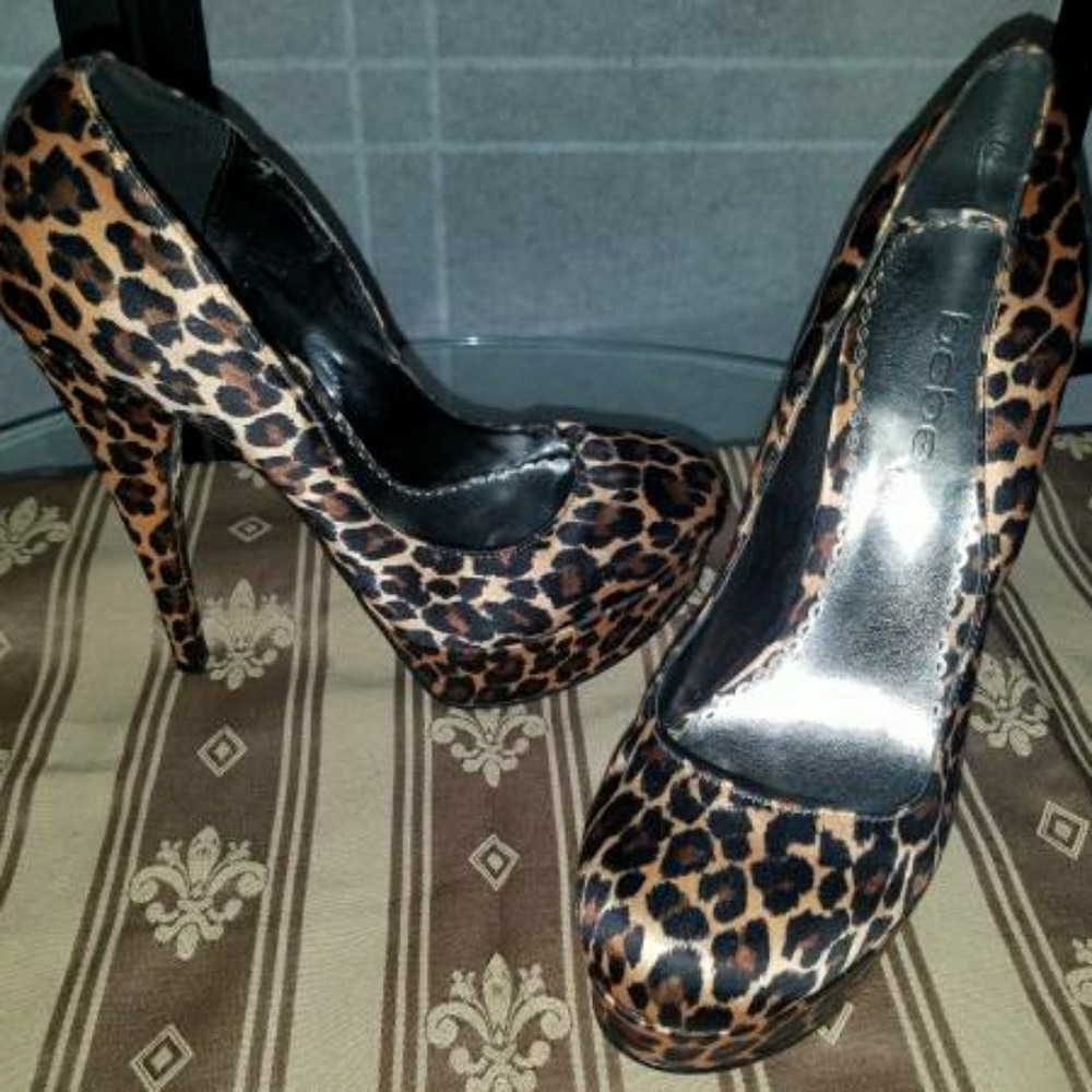 BEBE Sexy Leopard Print Shoes